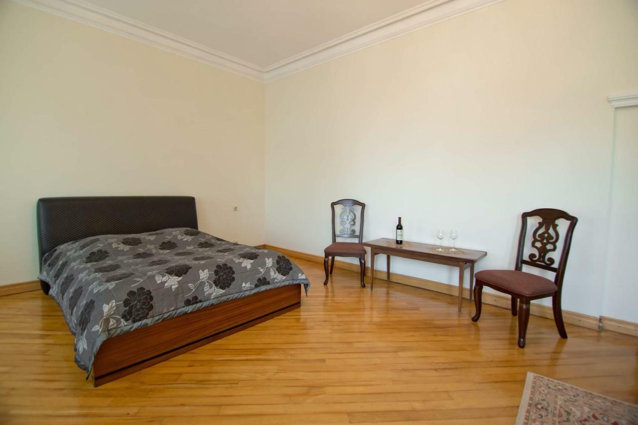 Apartment On Gorgiladze 25 Batumi Exterior foto