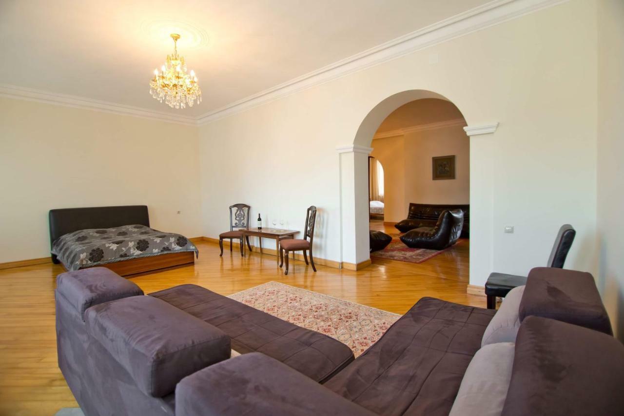 Apartment On Gorgiladze 25 Batumi Exterior foto